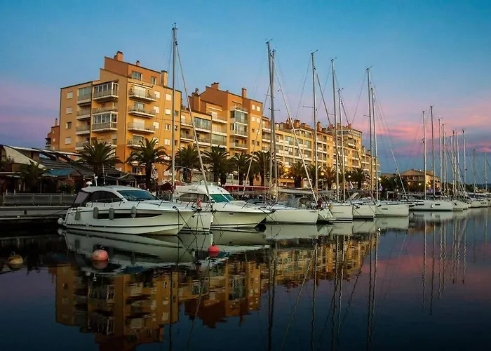 Studio Climatise Avec Wifi Au Calme Sur Le Port.