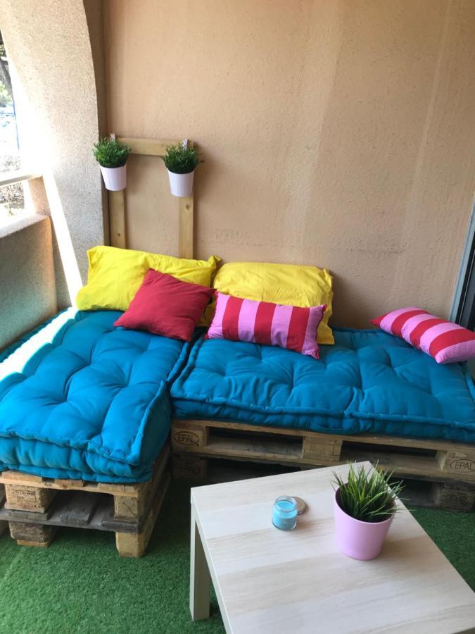 Apartment Climatise Avec Wifi Au Calme Sur Le Port. Hyeres
